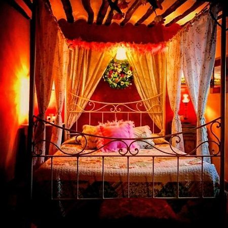 Room In Guest Room - Romantic Getaway To Valeria Extérieur photo